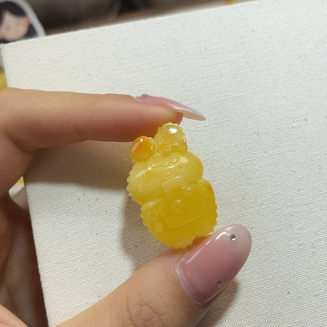 琥珀未镶嵌裸石兔子