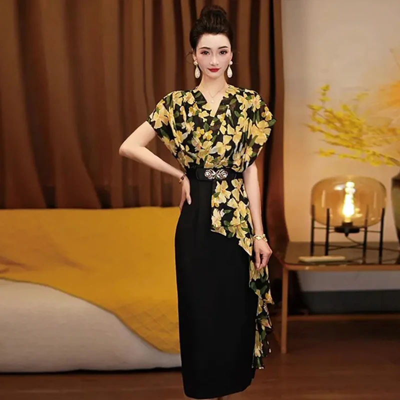 2025夏季新款碎花连衣裙V领短袖高腰显瘦度假包臀裙子女D1068