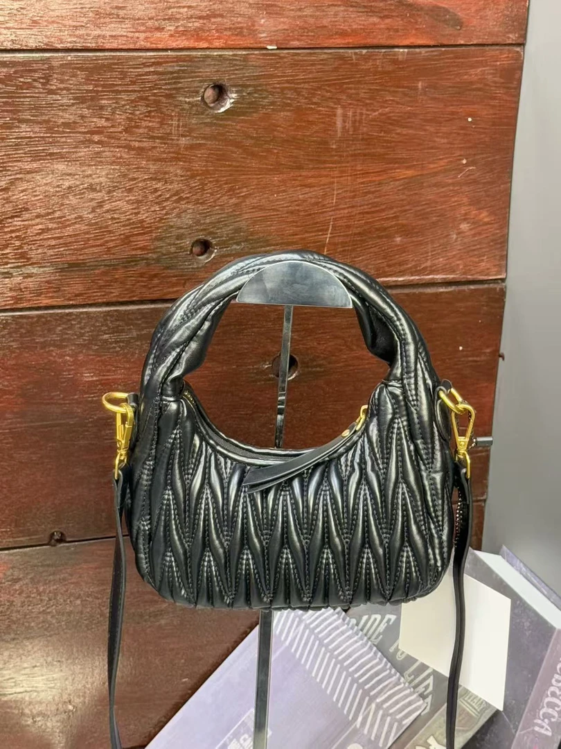 编号【E624号】按编号拍/主图为包的背面图/能拍就是有货/女包