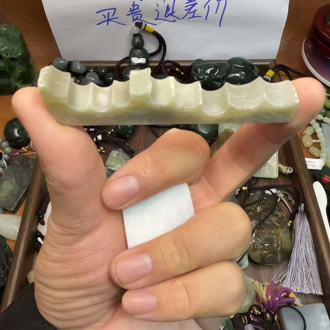 和田玉（糖玉）未镶嵌颈饰