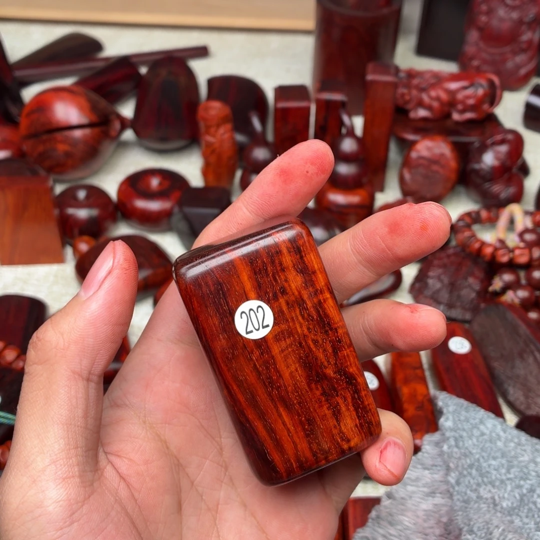 杨***柳檀香紫檀（小叶紫檀）