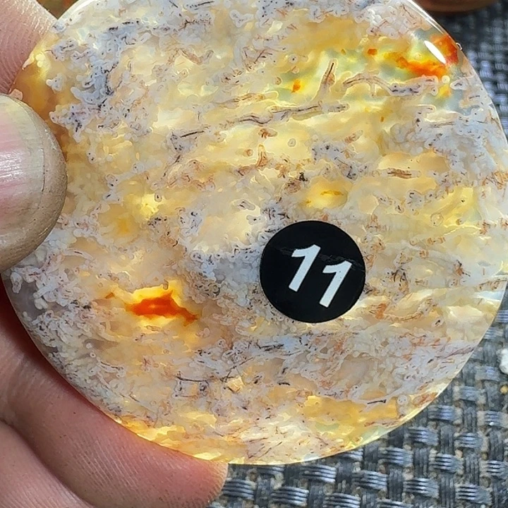 欢***畅玛瑙/玉髓未镶嵌颈饰