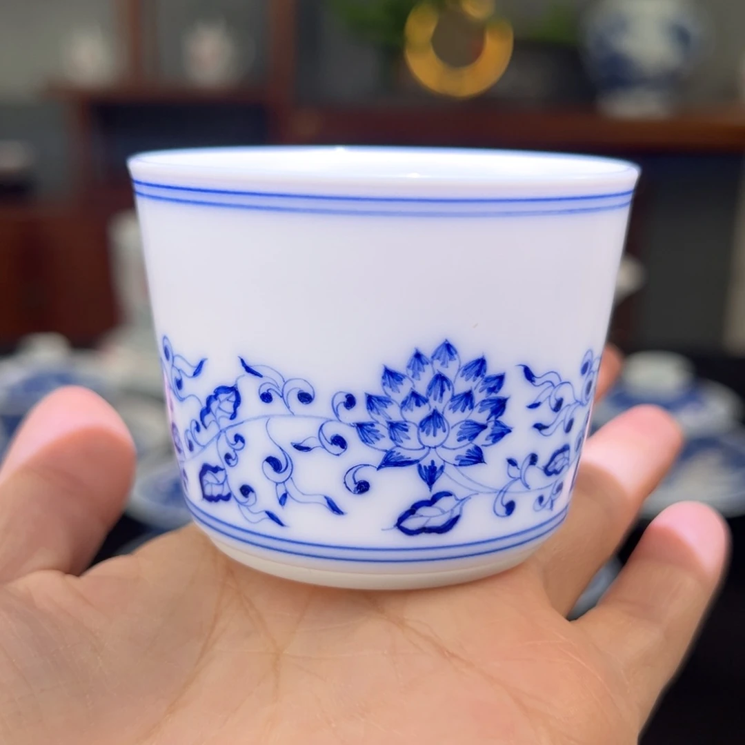 柴窑青花缠枝莲书卷杯