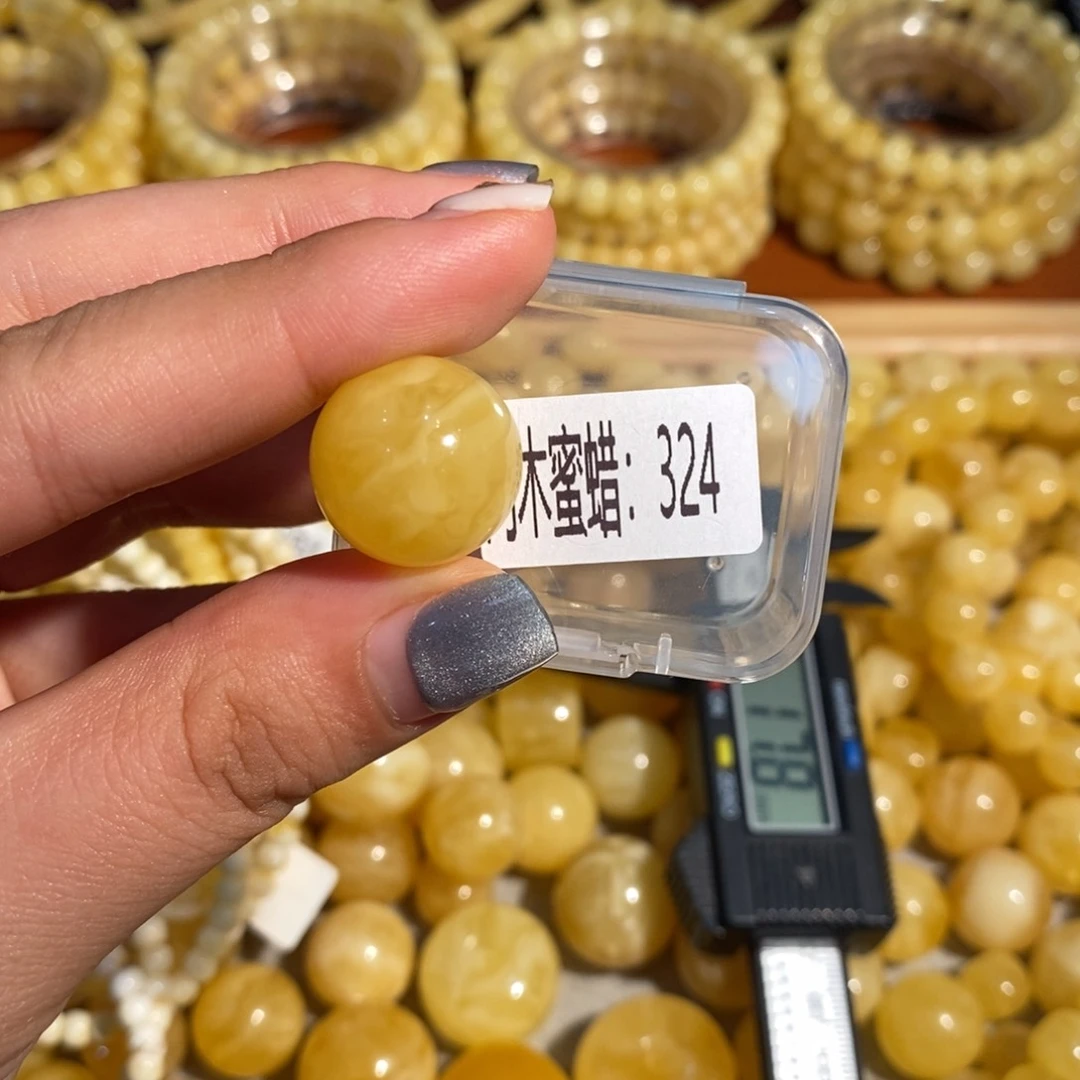 未镶嵌琥珀珠宝奇石324