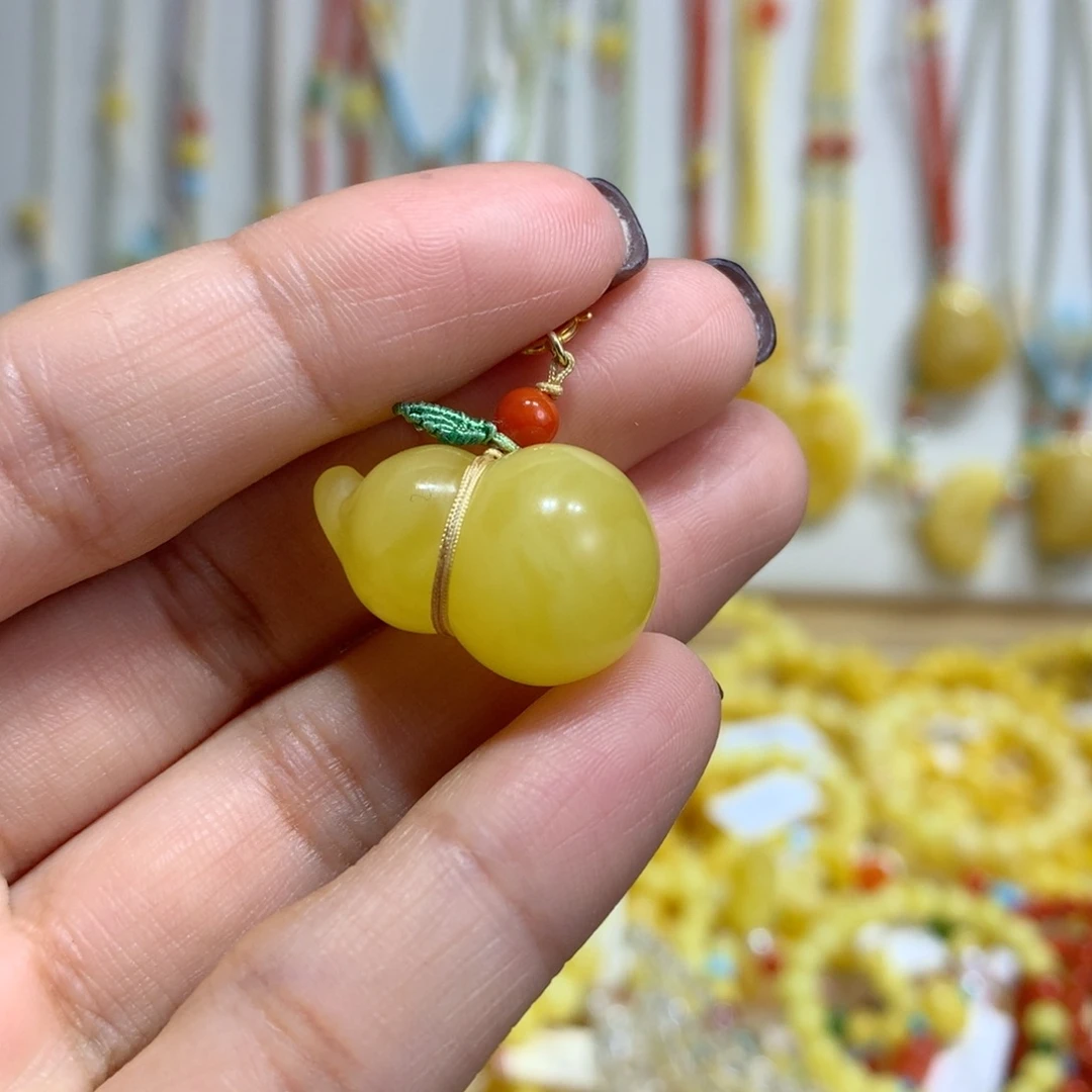 蜜蜡未镶嵌裸石配饰