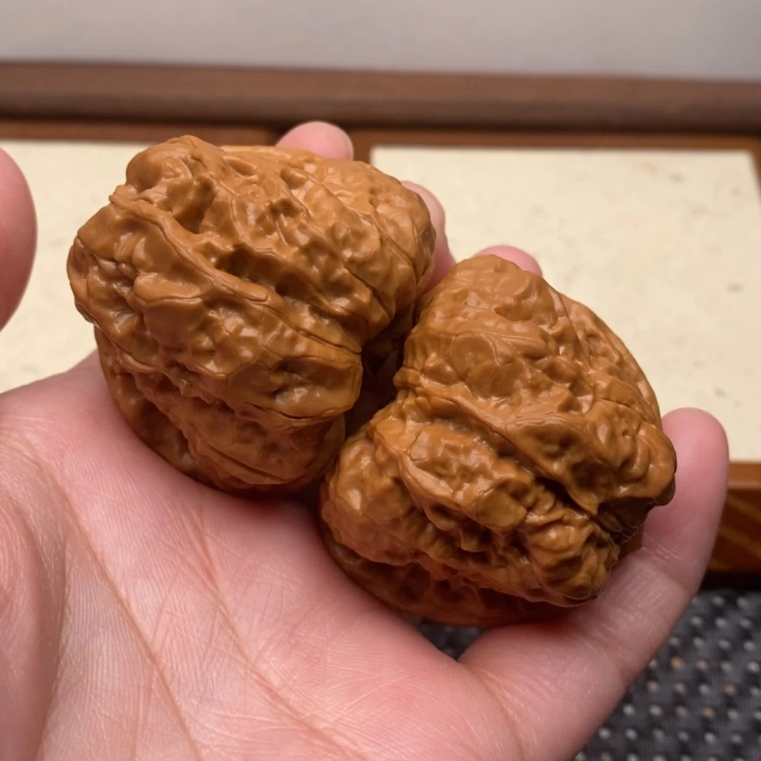 【闪购商品】把件文玩核桃边43左右