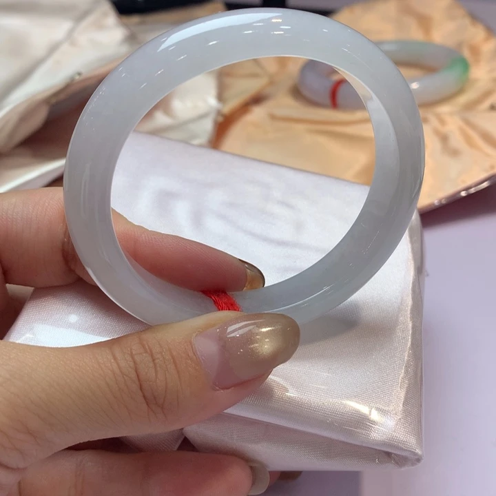 翡翠未镶嵌颈饰55圈口