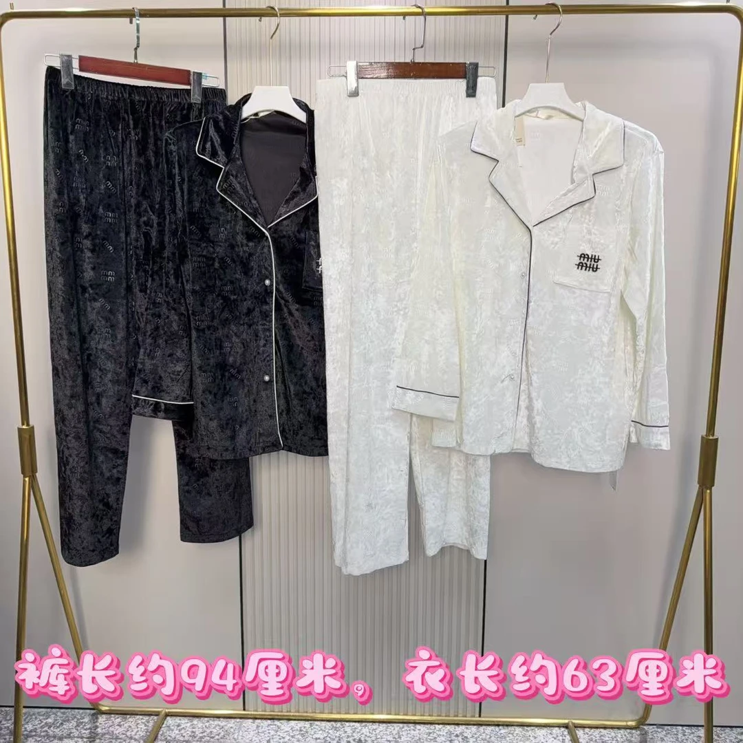 1100刺绣字母翻领洋气家居服
