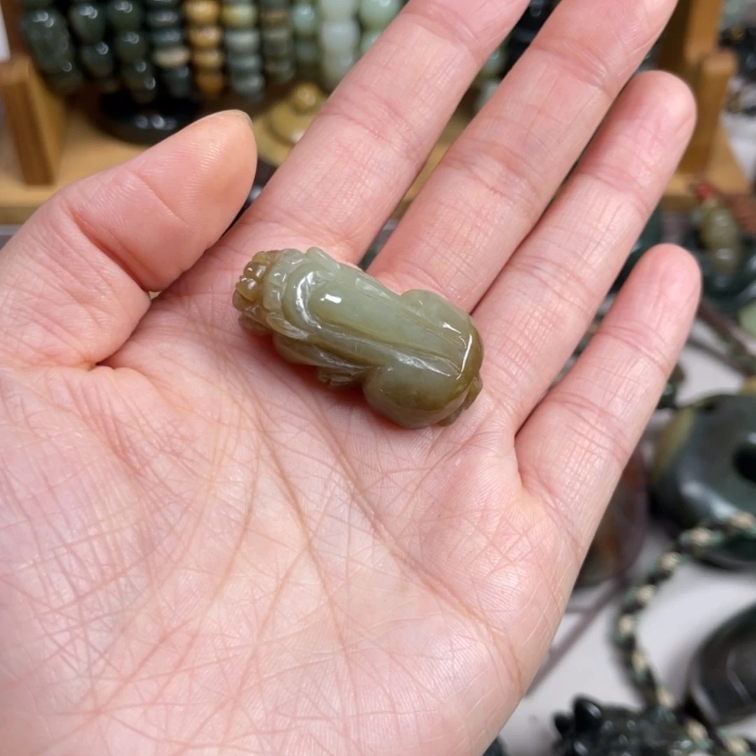 【闪购商品】未镶嵌岫岩老玉（透闪石质玉）挂件