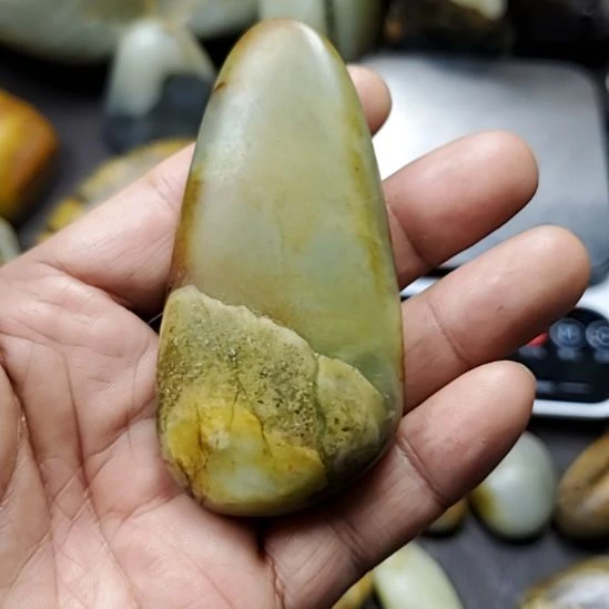 和田玉（糖玉）未镶嵌挂件