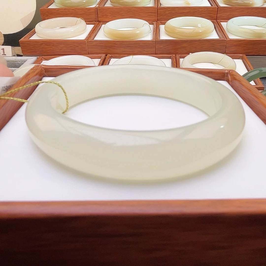 未镶嵌手镯和田玉50.7