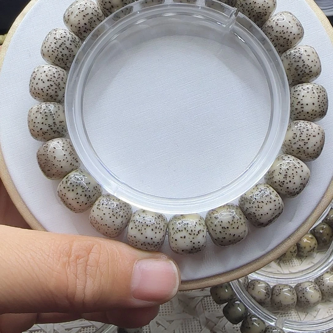 星月菩提吊坠星月菩提12×11同树同枝果