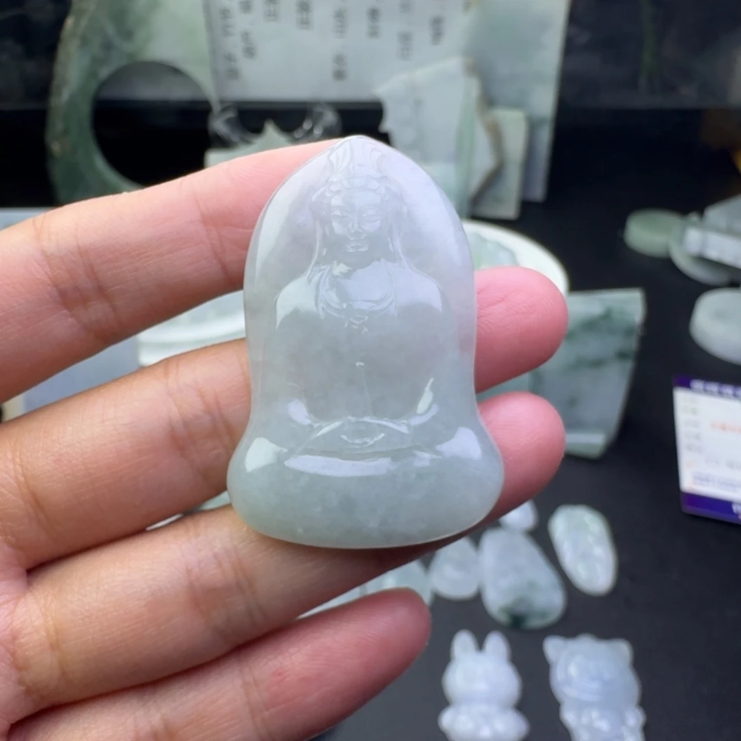翡翠未镶嵌颈饰素衣观音