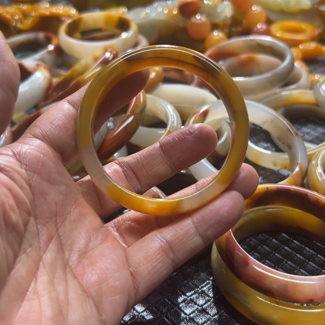 揽***镡石英质玉未镶嵌颈饰