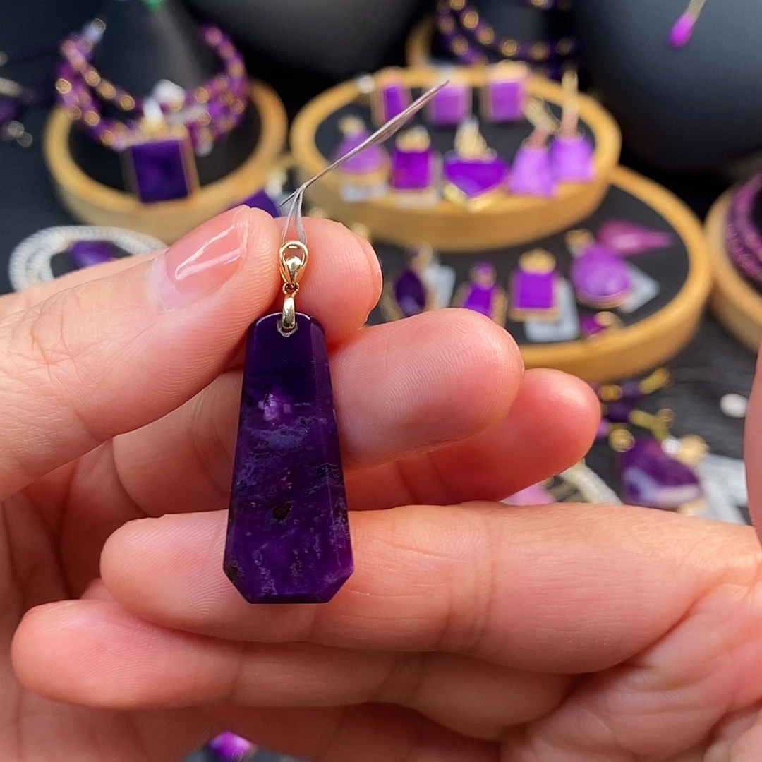 苏纪石（舒俱来）18K金镶嵌吊坠