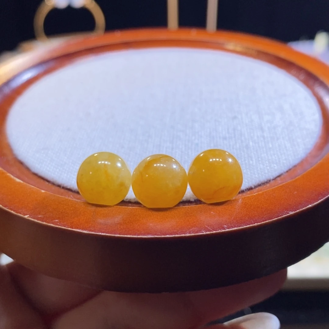 翡翠未镶嵌颈饰多样性发其一（亏清）