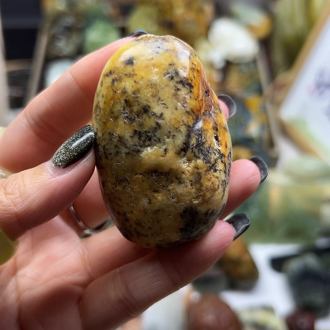 岫岩河磨玉（透闪石质玉）未镶嵌颈饰河磨玉手玩