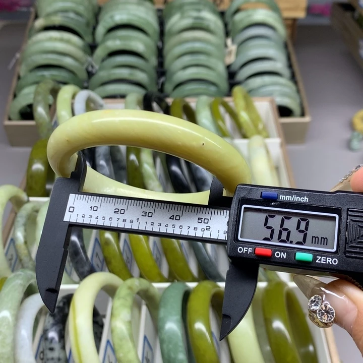 未镶嵌蛇纹石玉手镯37