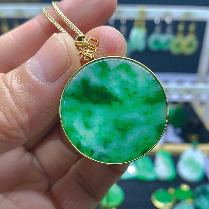 翡翠18K金镶嵌吊坠(赠链)吊坠