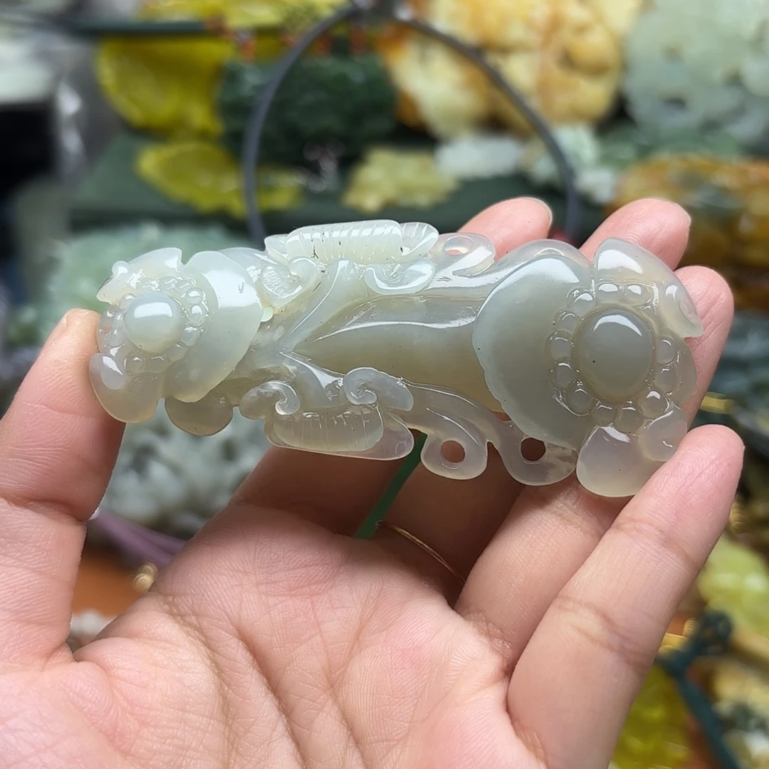 福***意蛇纹石玉未镶嵌颈饰