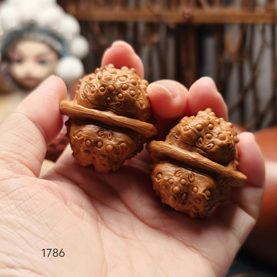 新精品活动一回 文玩核桃雕刻手把件山水瑞兽