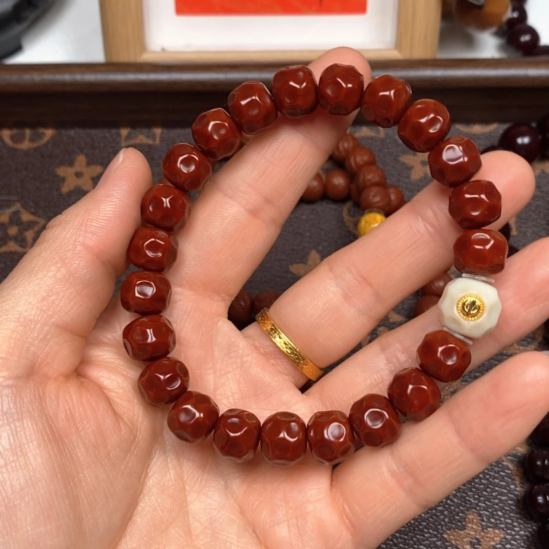 饼****a猴头猴头猴头手串