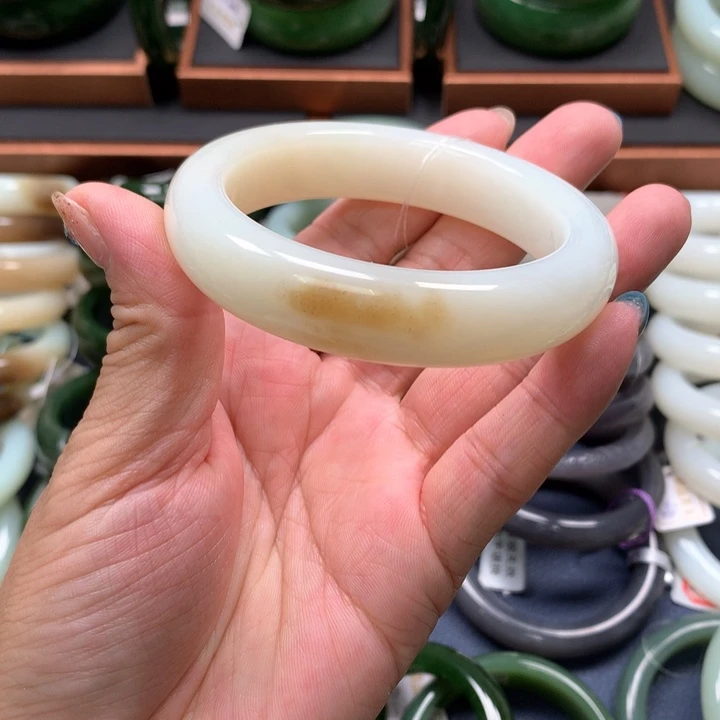 【闪购商品】未镶嵌手镯和田玉28