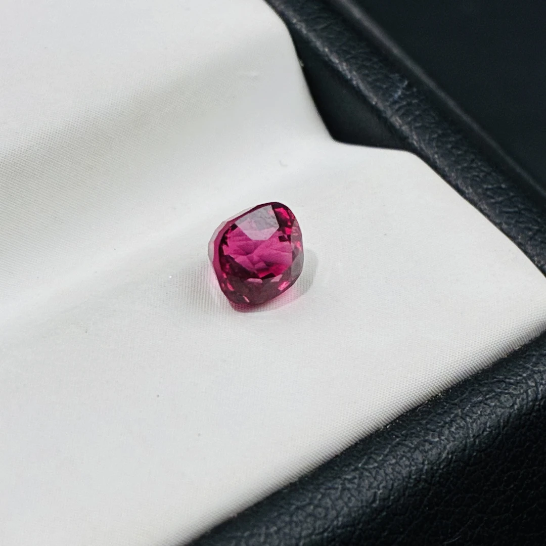 缅甸抹谷天然尖晶石裸石0.95ct