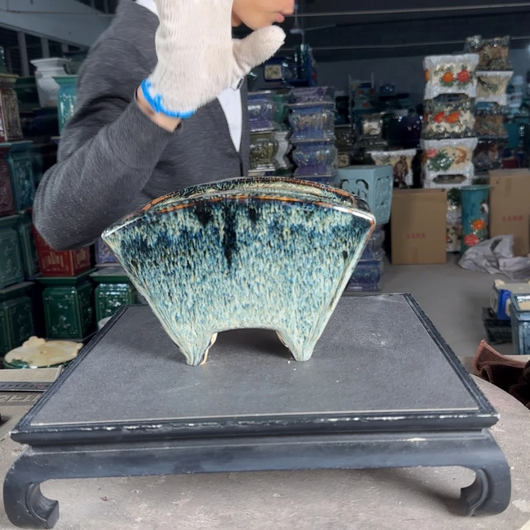 一风堂石湾花盆。盆口收缩