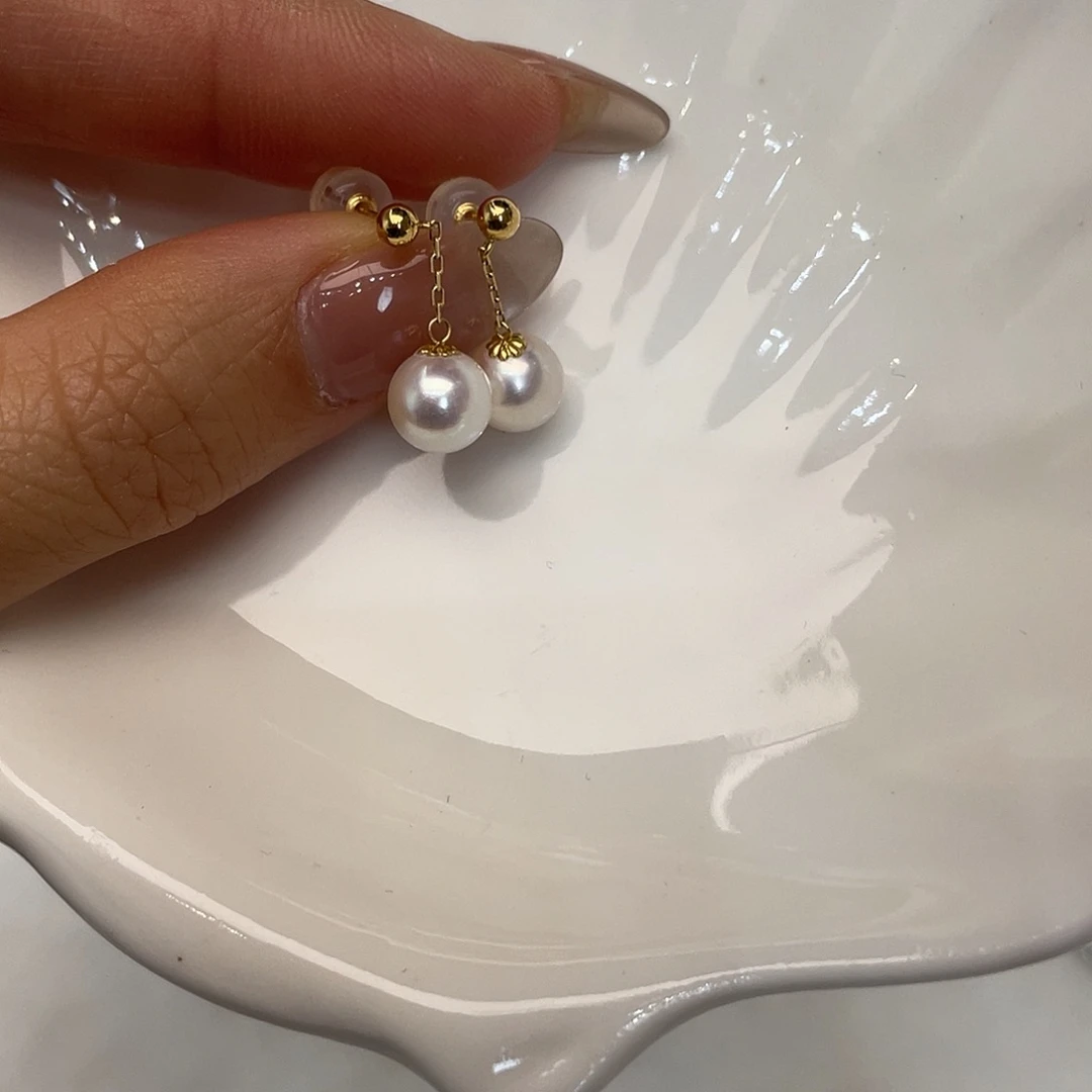 18K金镶嵌海水珍珠耳饰