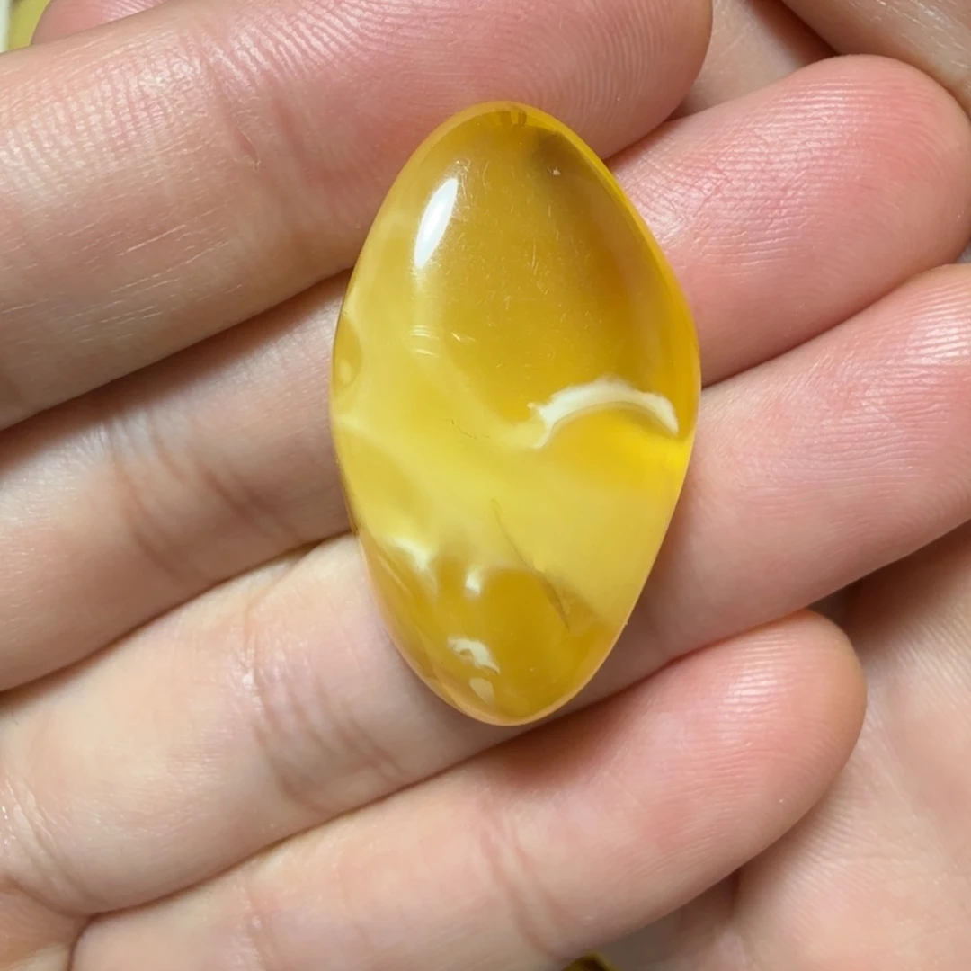 裸石琥珀未镶嵌成品