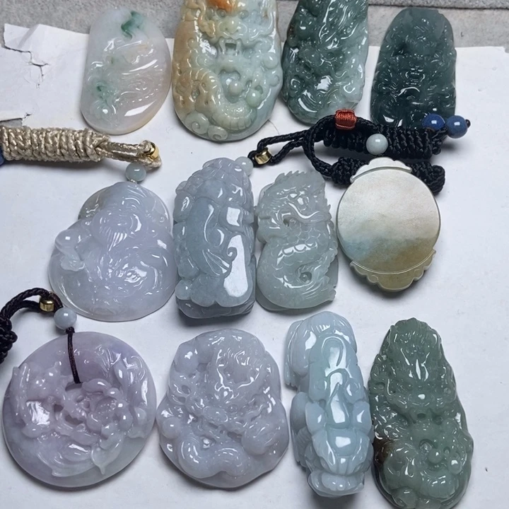 许***轩翡翠未镶嵌颈饰龙牌,无事牌,貔貅,财爷,人物挂件