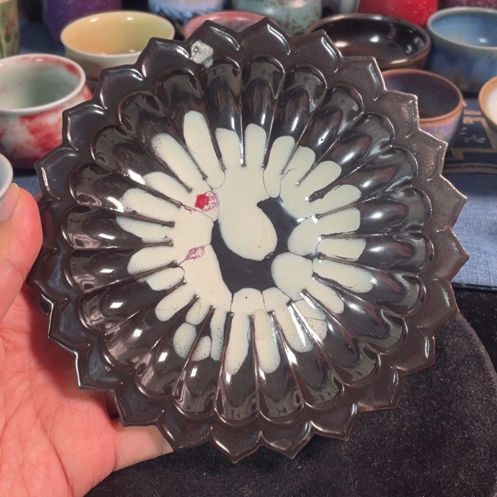 摆件钧瓷唐钧葵口盘