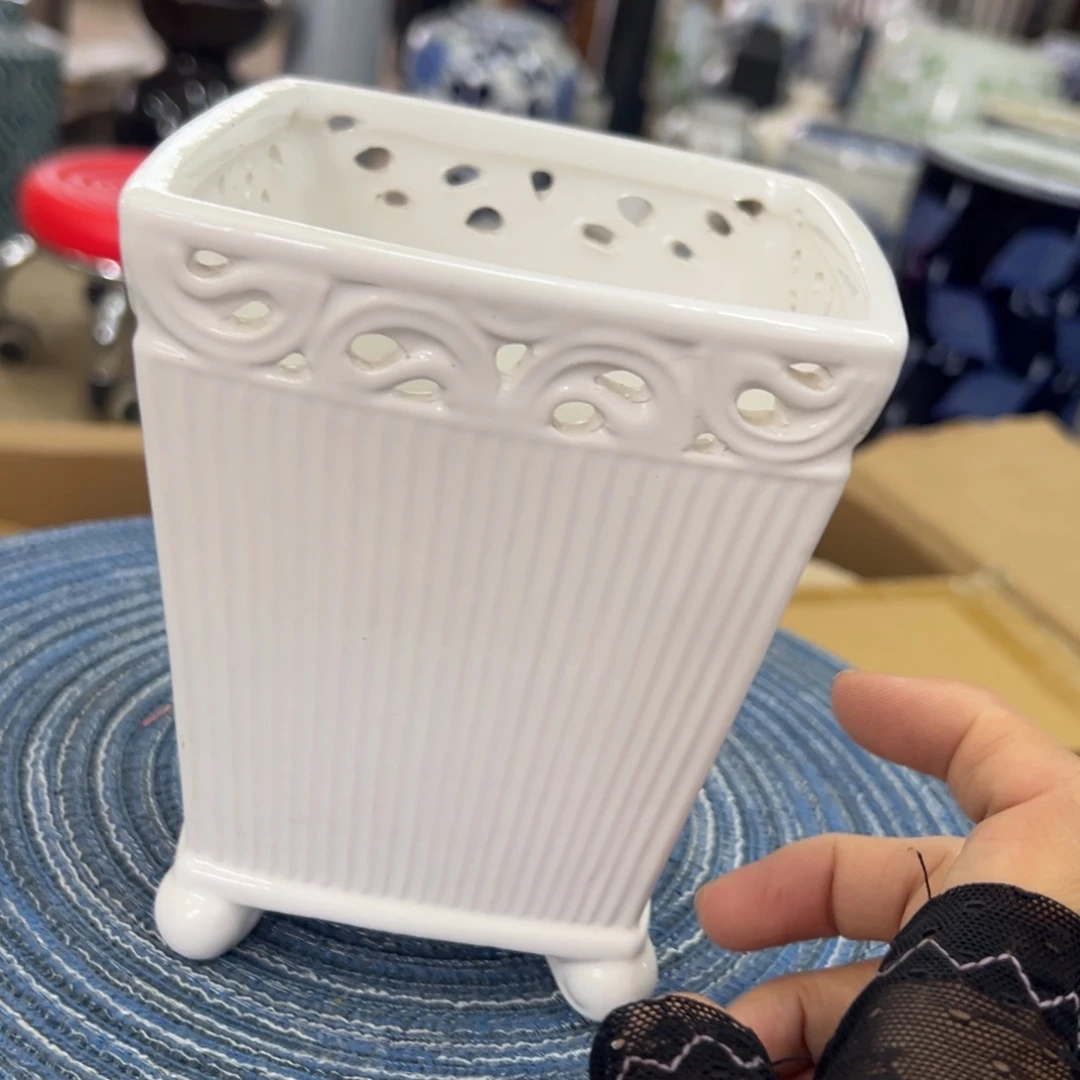 微瑕青花瓷器值得厚爱