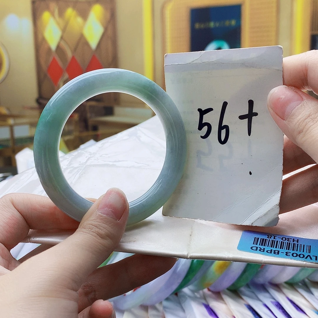 翡翠未镶嵌手镯999……