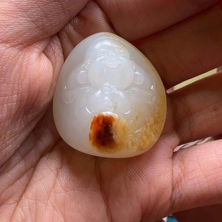 和田玉未镶嵌颈饰佛