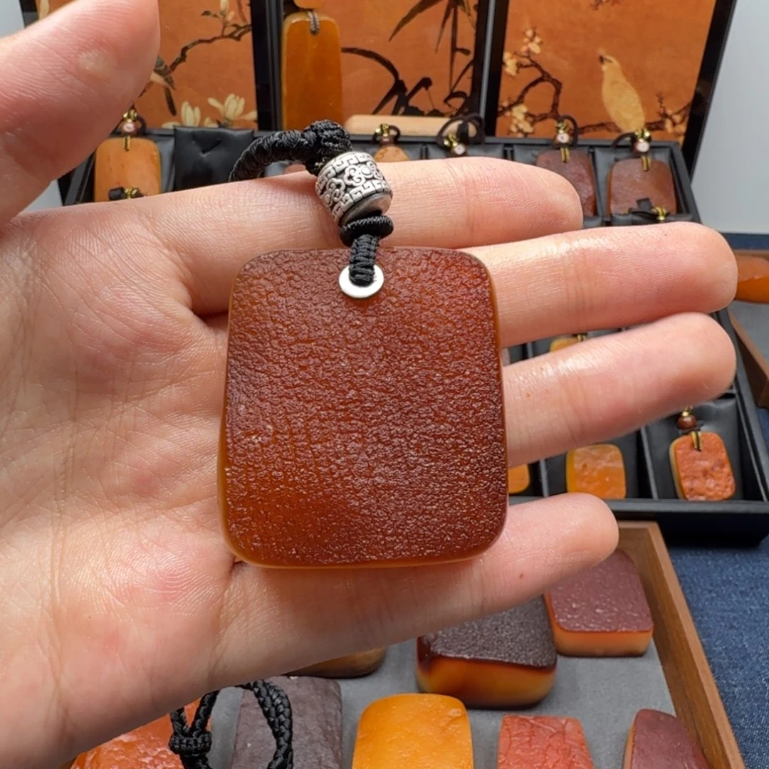 蜜蜡未镶嵌吊坠(赠链)