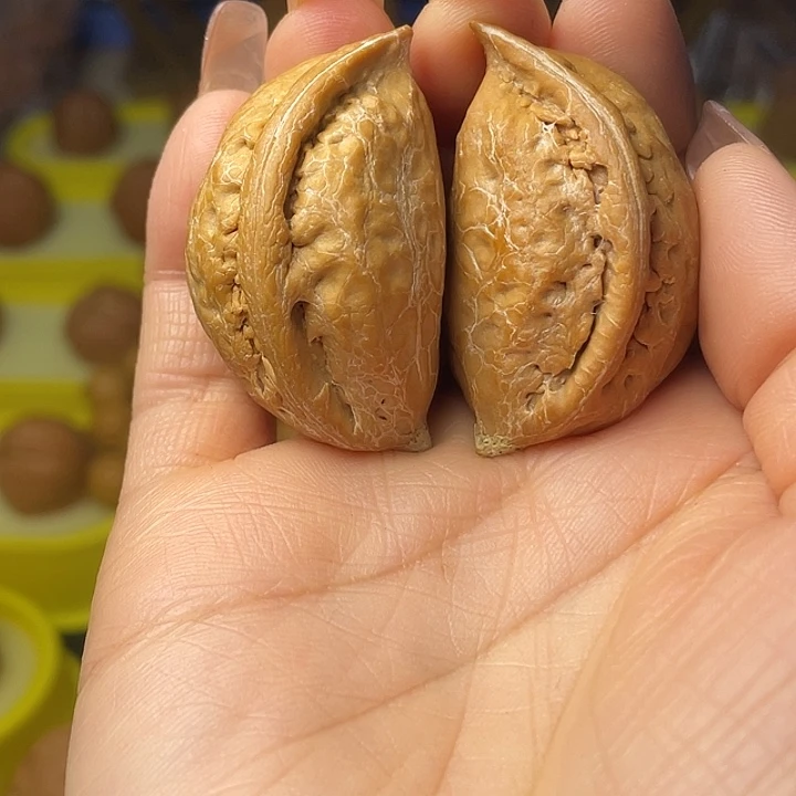 伟***文玩核桃吊坠饺子