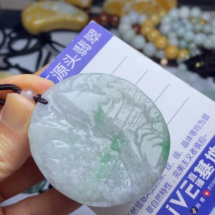 翡翠颈饰未镶嵌翡翠