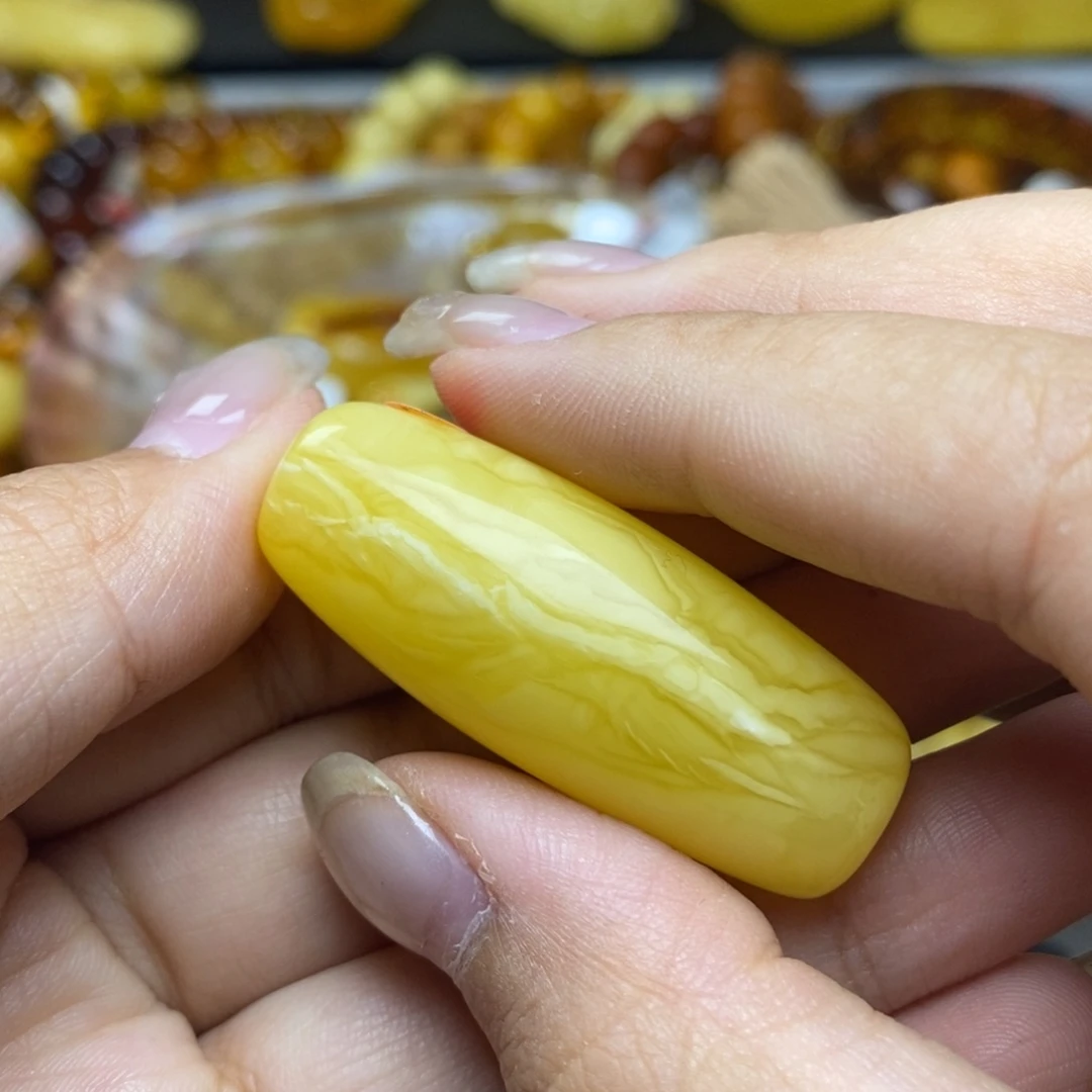 未镶嵌琥珀珠宝奇石