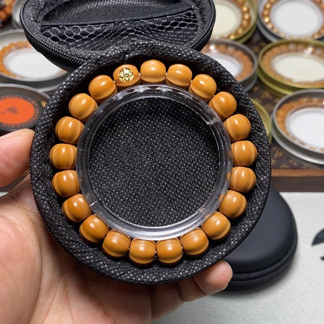 猴头核桃手串41号毕业小鲨鱼鳍11左右