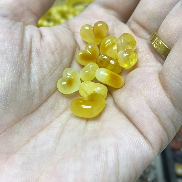 蜜蜡未镶嵌裸石多样性发货其二