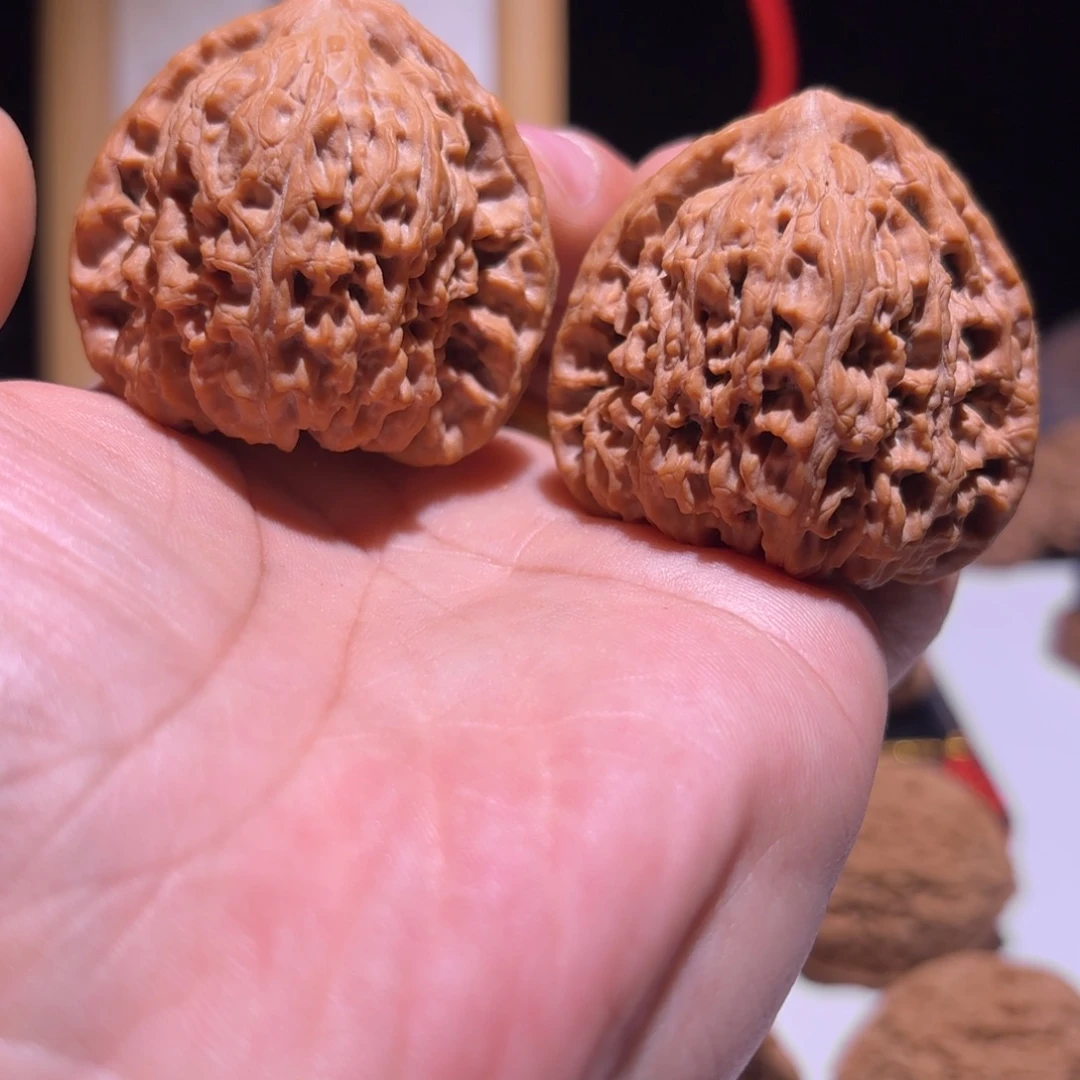 李***磊桃核吊坠南将43打底不退不换