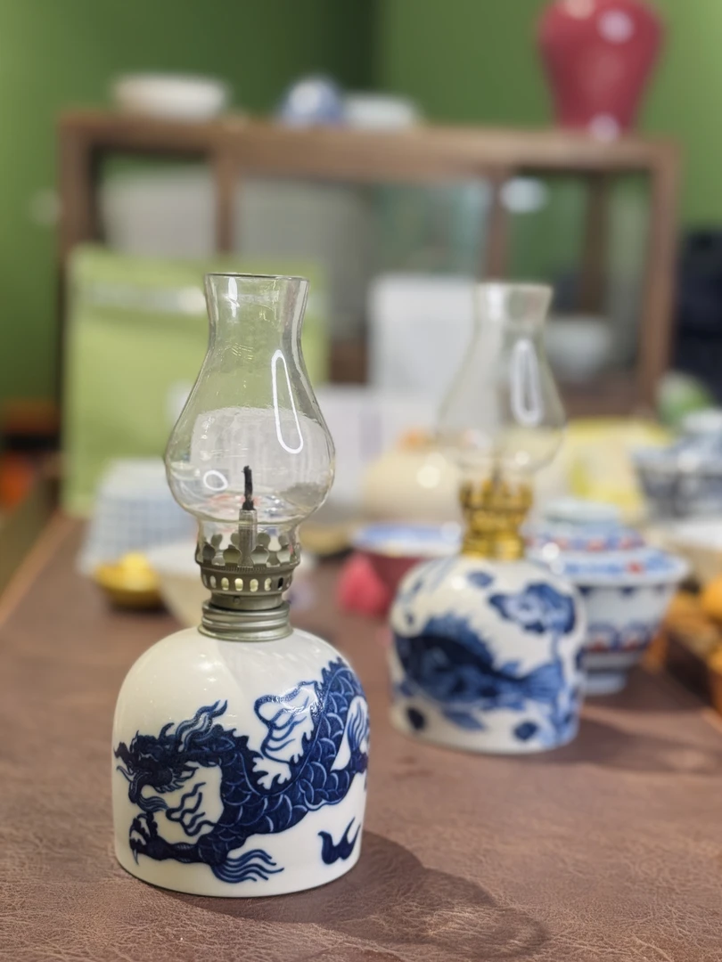 手绘仿古龙鱼煤油灯