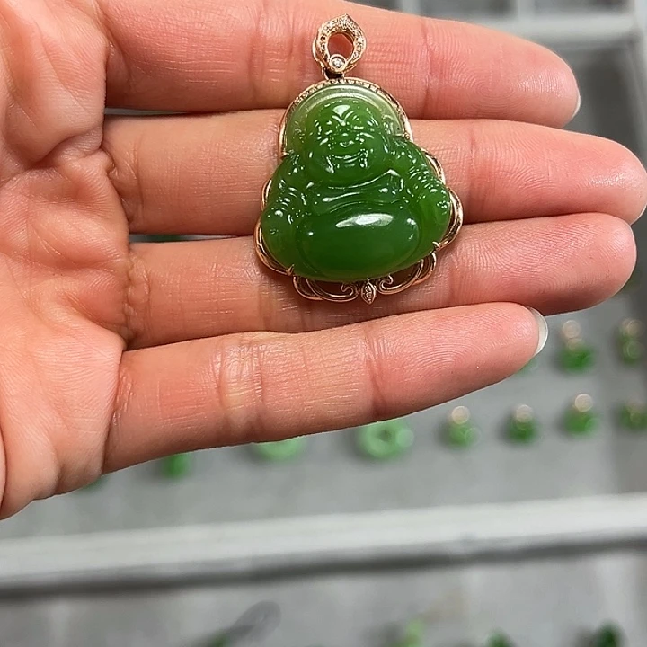 和田玉18K金镶嵌颈饰