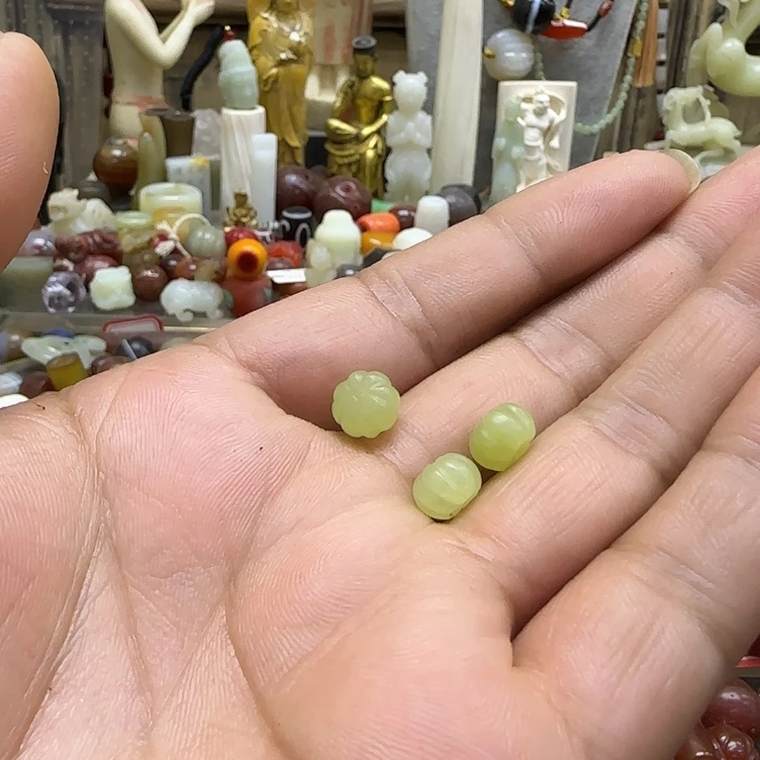 小***勾和田玉（糖玉）未镶嵌手链