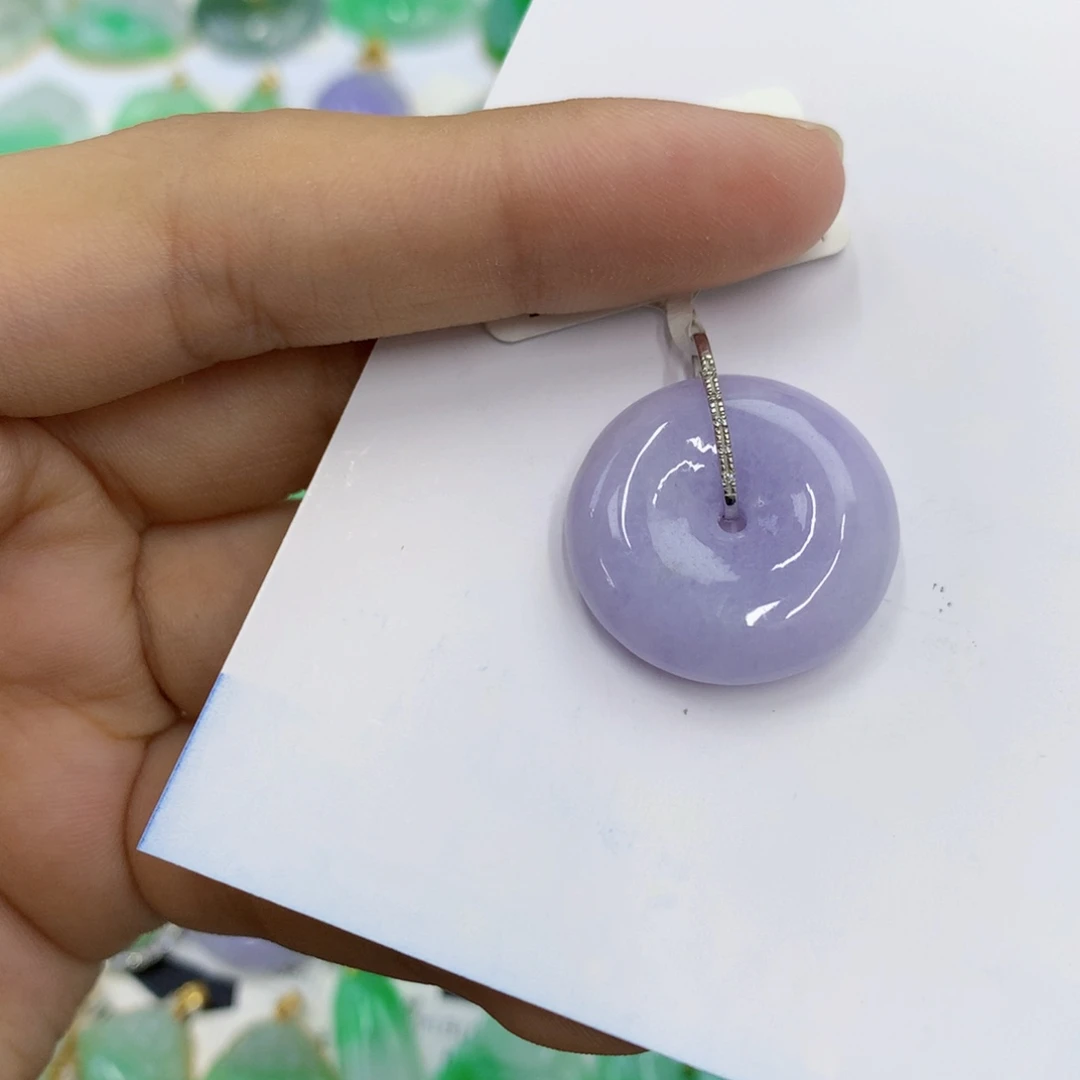 翡翠18K金镶嵌颈饰翡翠