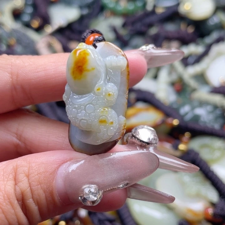 和田玉颈饰未镶嵌