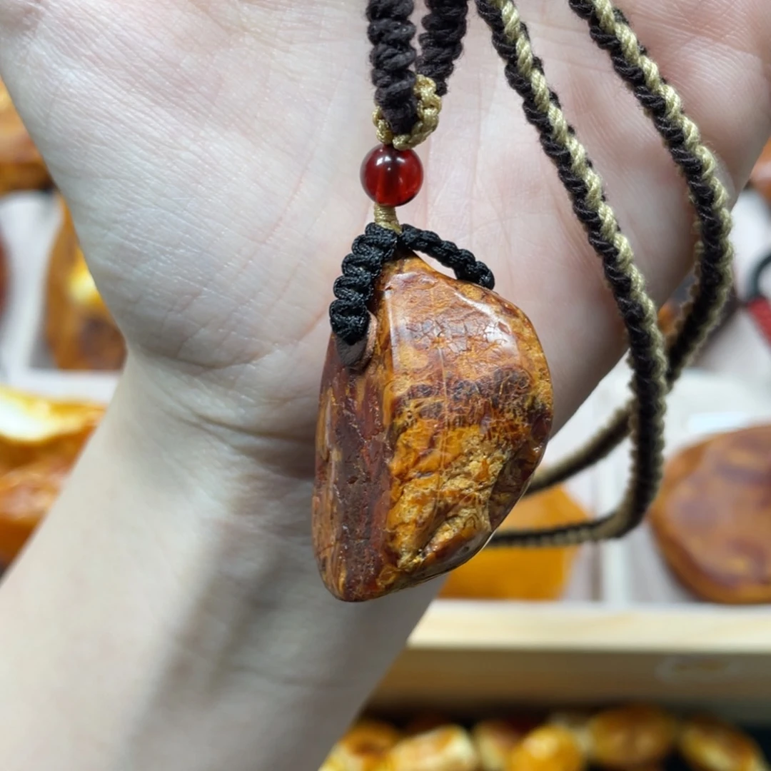 琥珀珠宝奇石未镶嵌