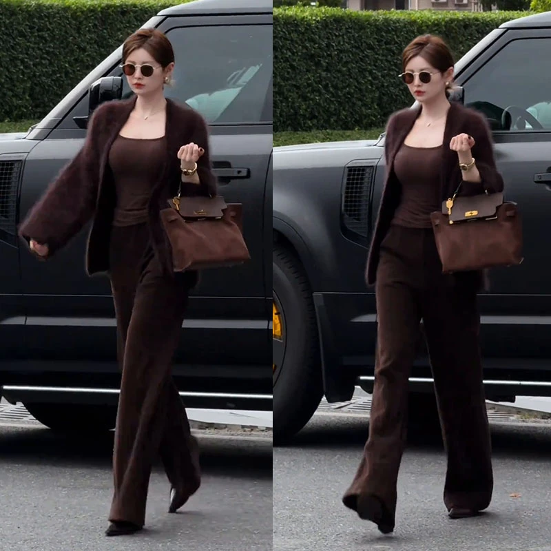 秋冬超火一整套女装2025新款复古洋气吊带中长款开衫休闲裤三件套